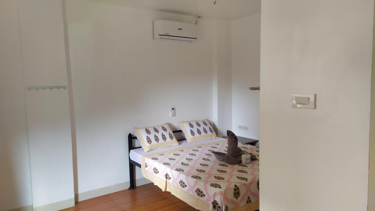 Hotel Ashoka Ел Нидо Екстериор снимка