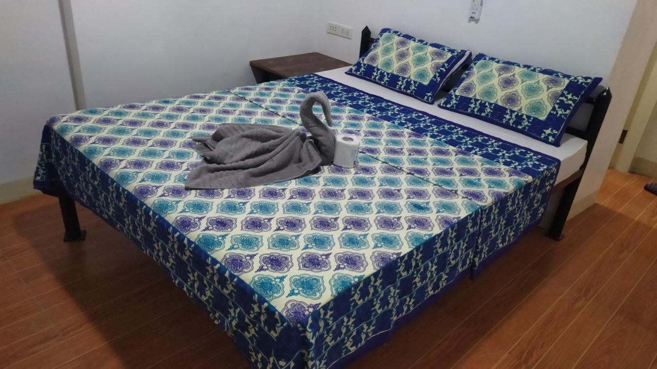 Hotel Ashoka Ел Нидо Екстериор снимка