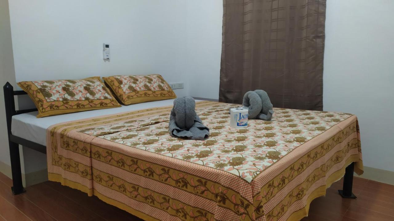 Hotel Ashoka Ел Нидо Екстериор снимка
