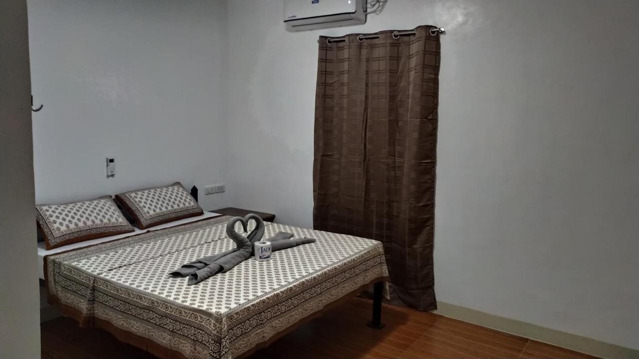 Hotel Ashoka Ел Нидо Екстериор снимка